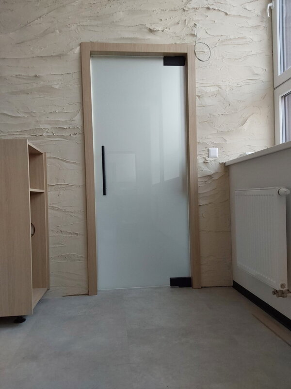 Pokusné sklenené dvere 